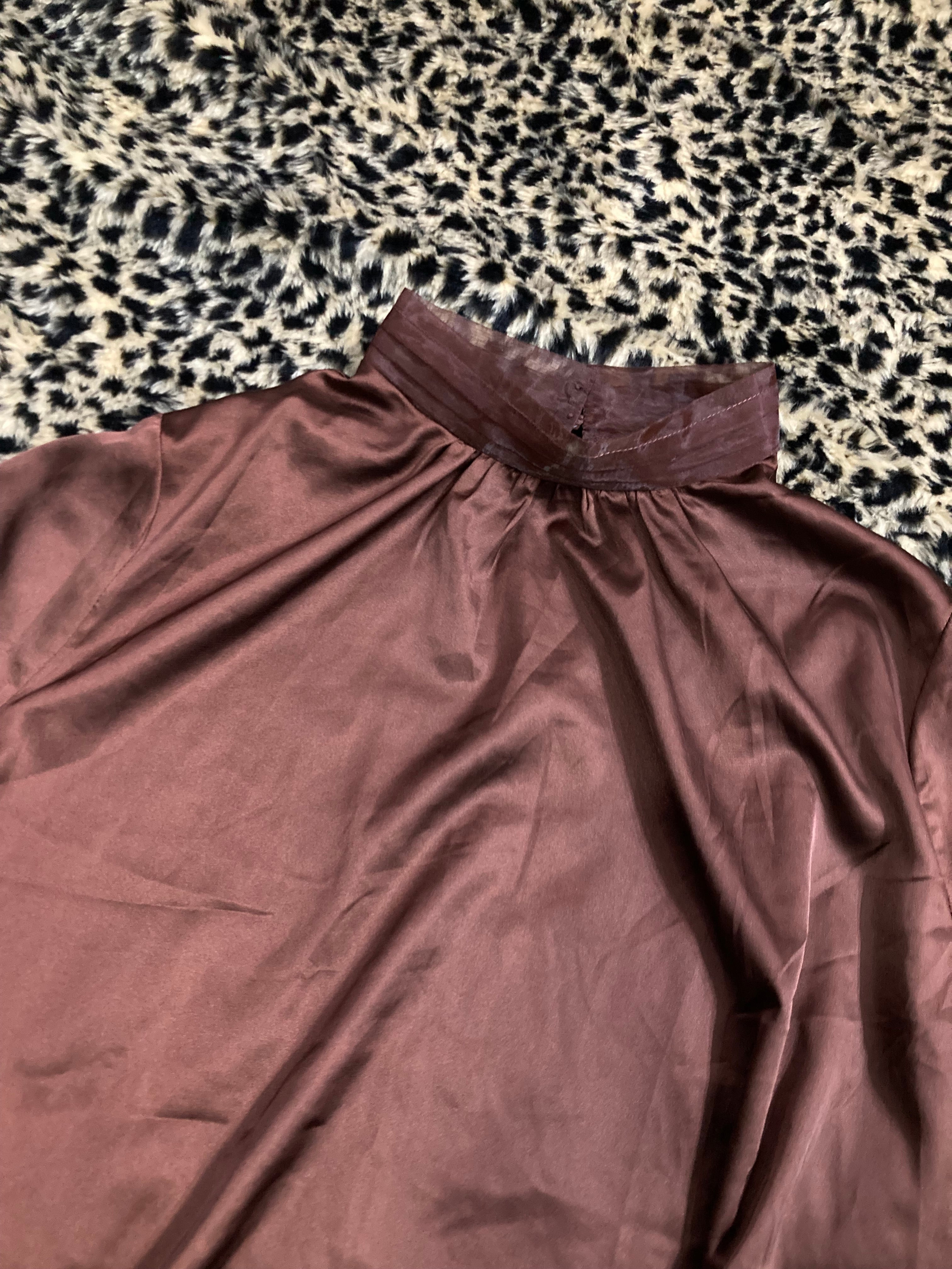 blusa marrón
