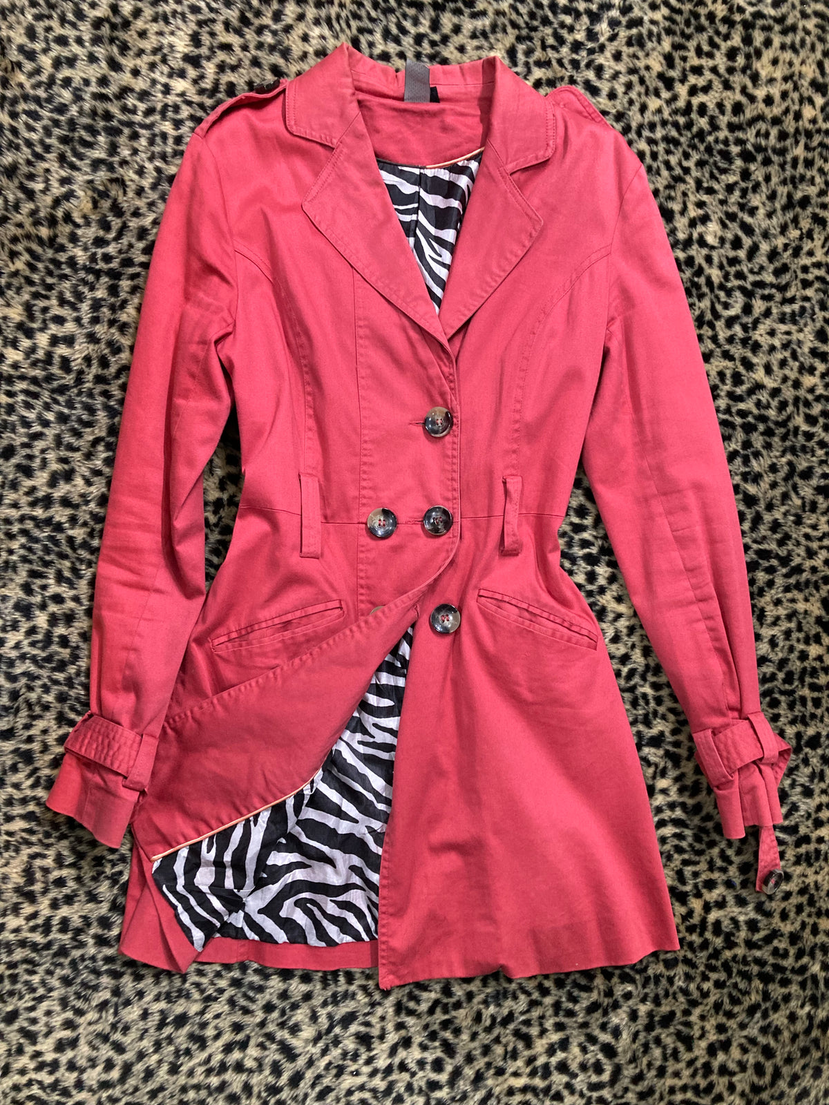 trench rojo