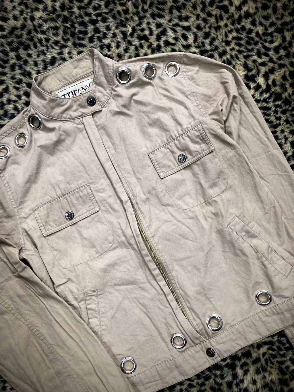 chaqueta ojalillos
